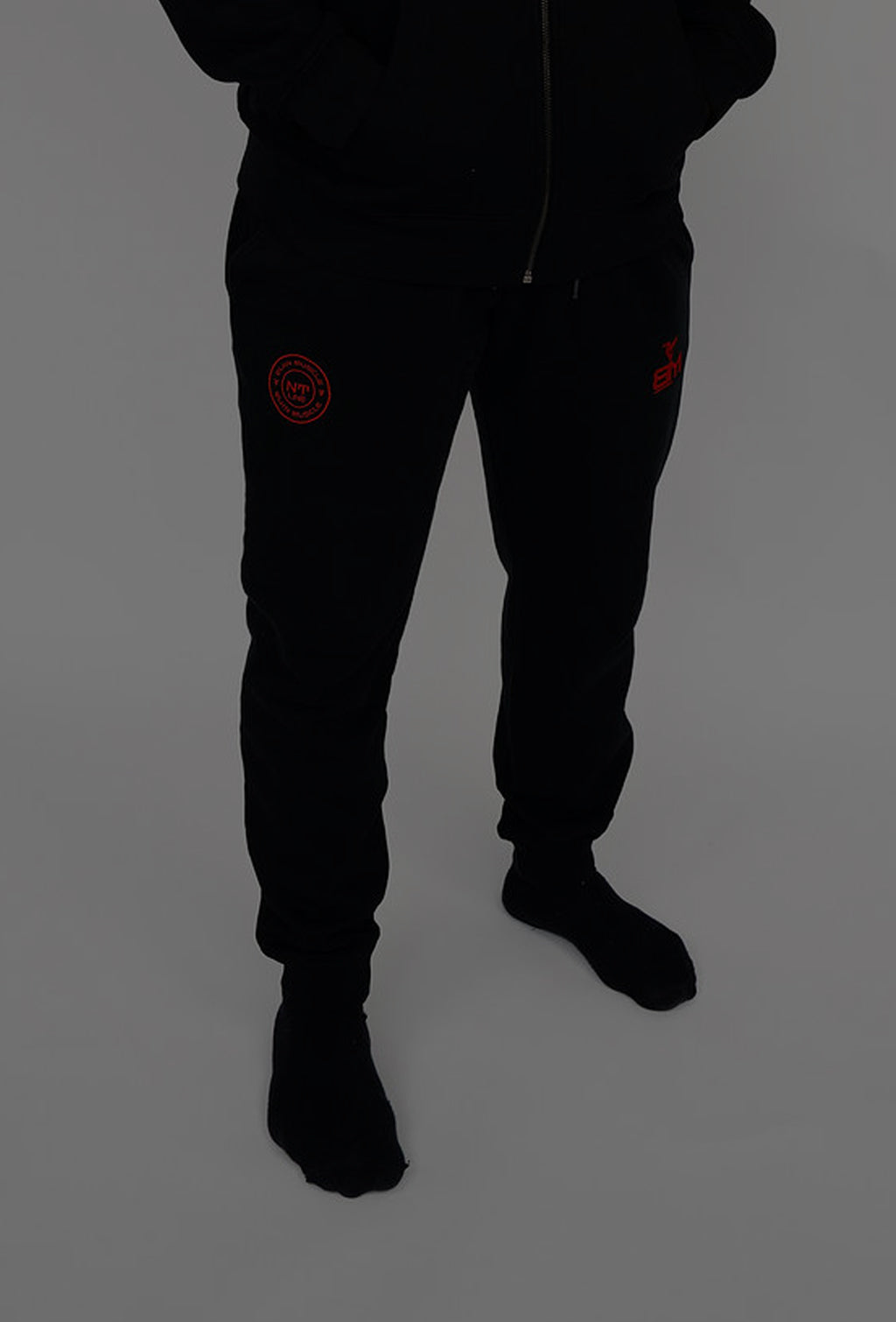 TRACKPANTS